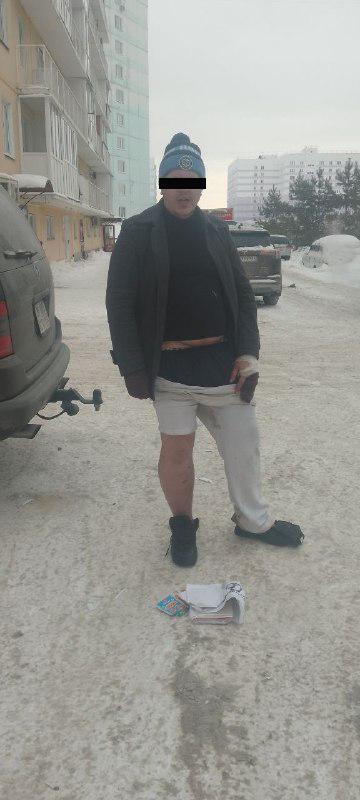 Фото В Новосибирске покупатель угрожал продавцам мачете после отказа продать спиртное 3